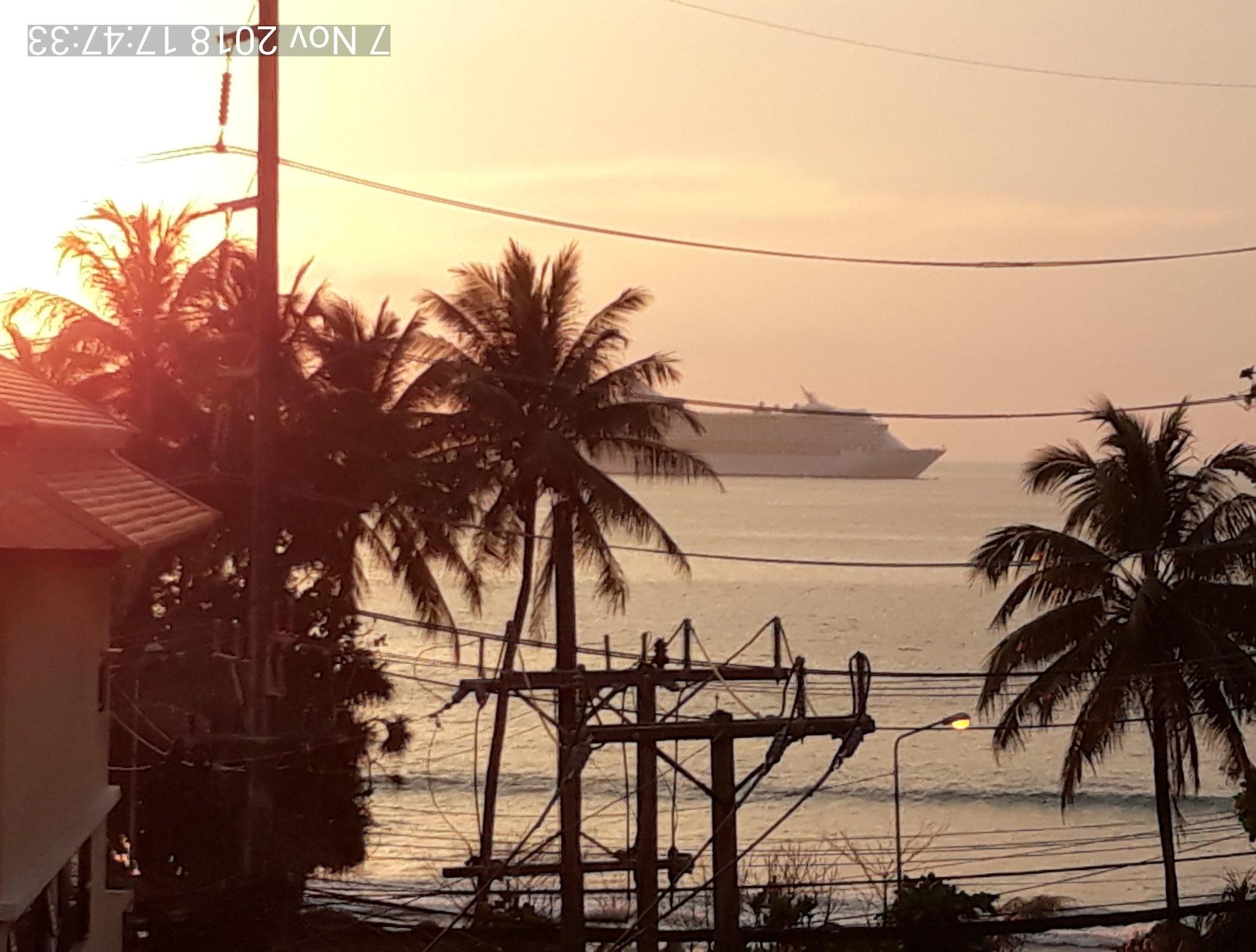 Porterhouse Beach Hotel Patong Buitenkant foto