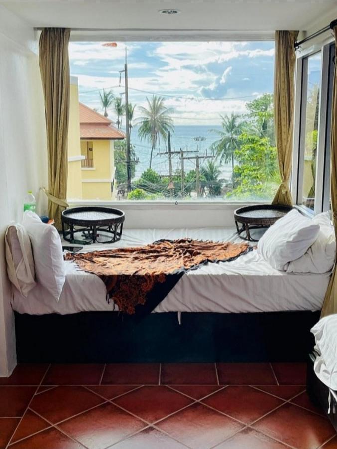 Porterhouse Beach Hotel Patong Buitenkant foto